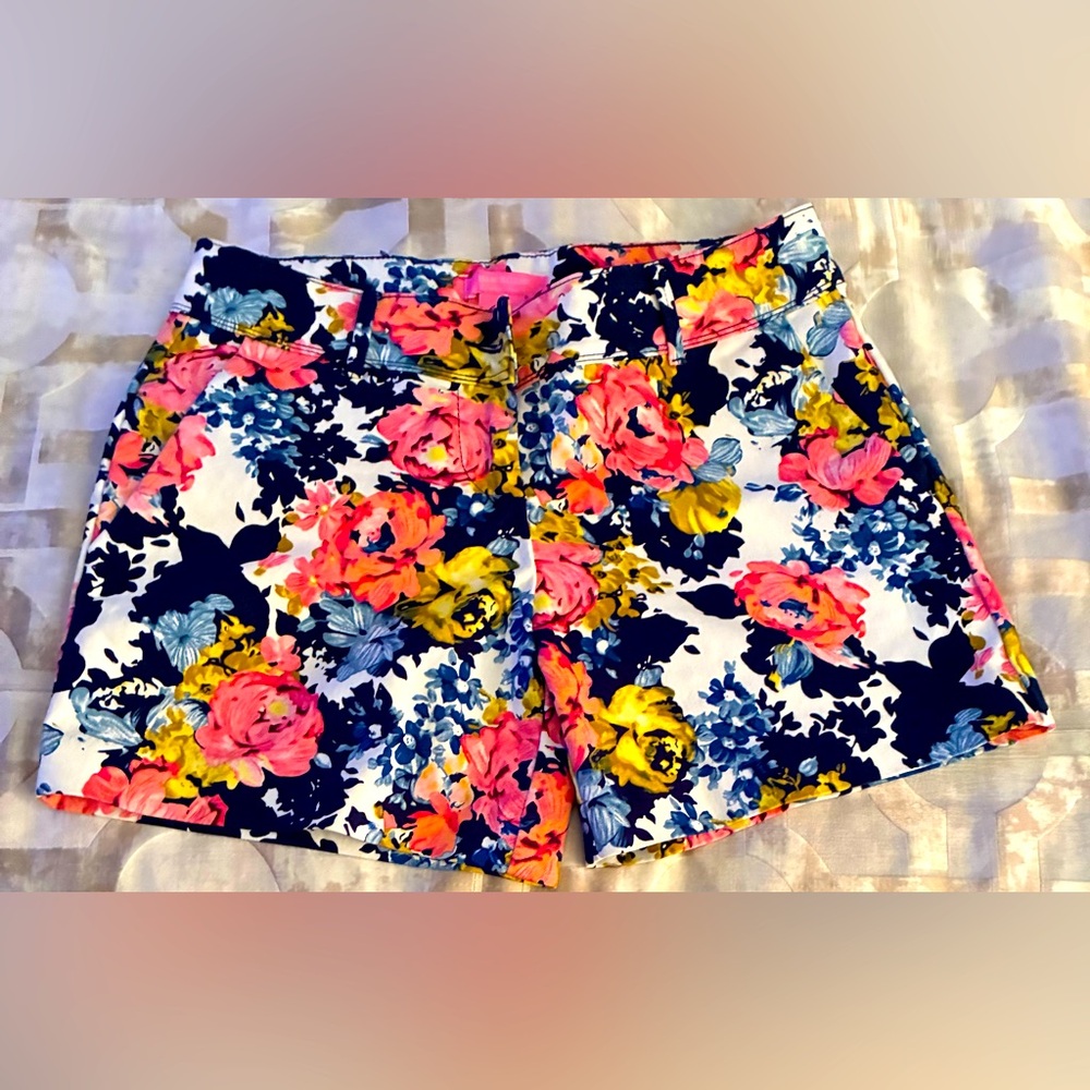 Like New Isaac Floral Women's Shorts . size 4